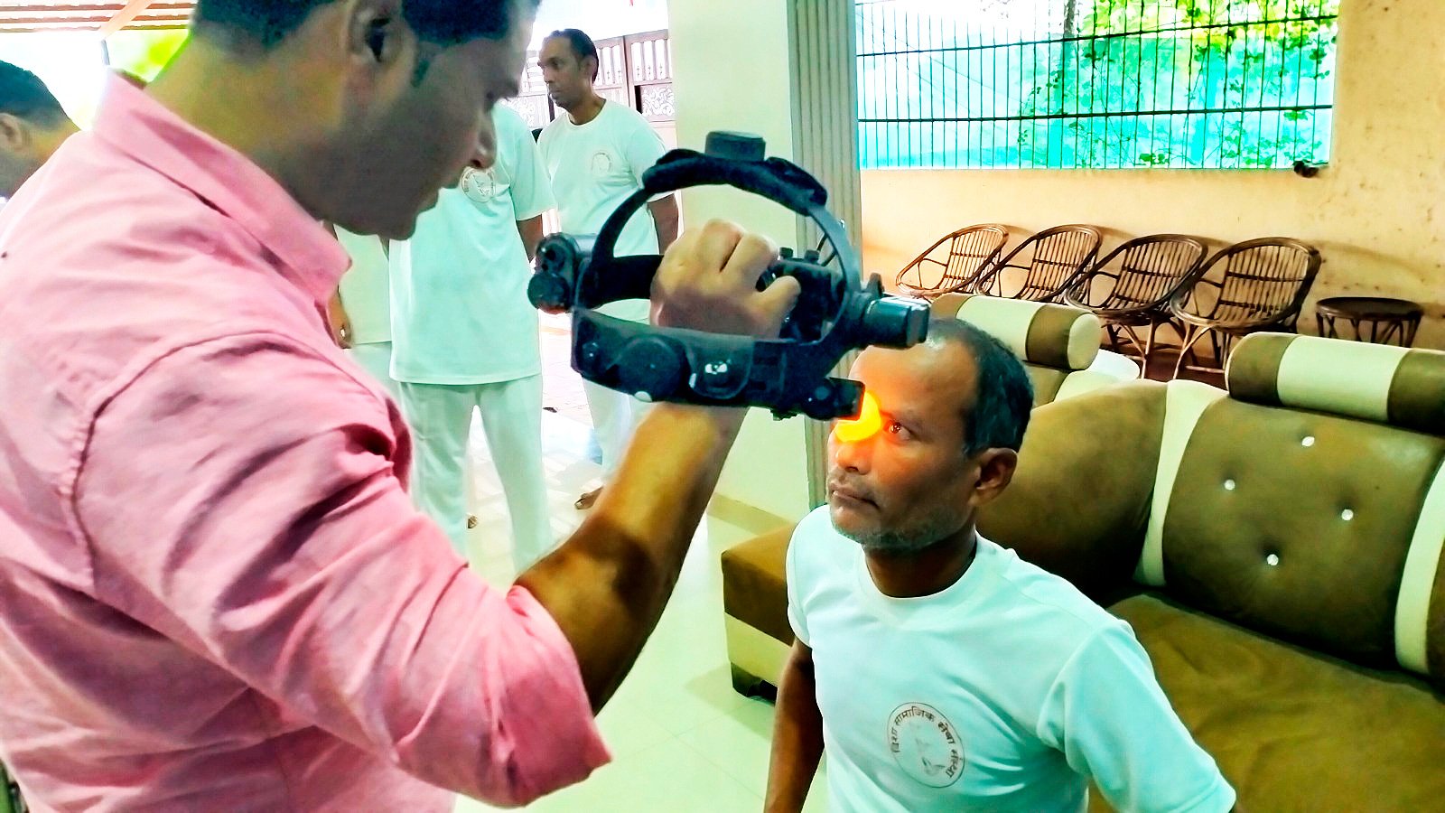 दिशा सामाजिक सेवा संस्था येथे कॉम्प्यूटराइज्ड पद्धतीने व मोफत नेत्र तपासणी शिबिराचे आयोजन