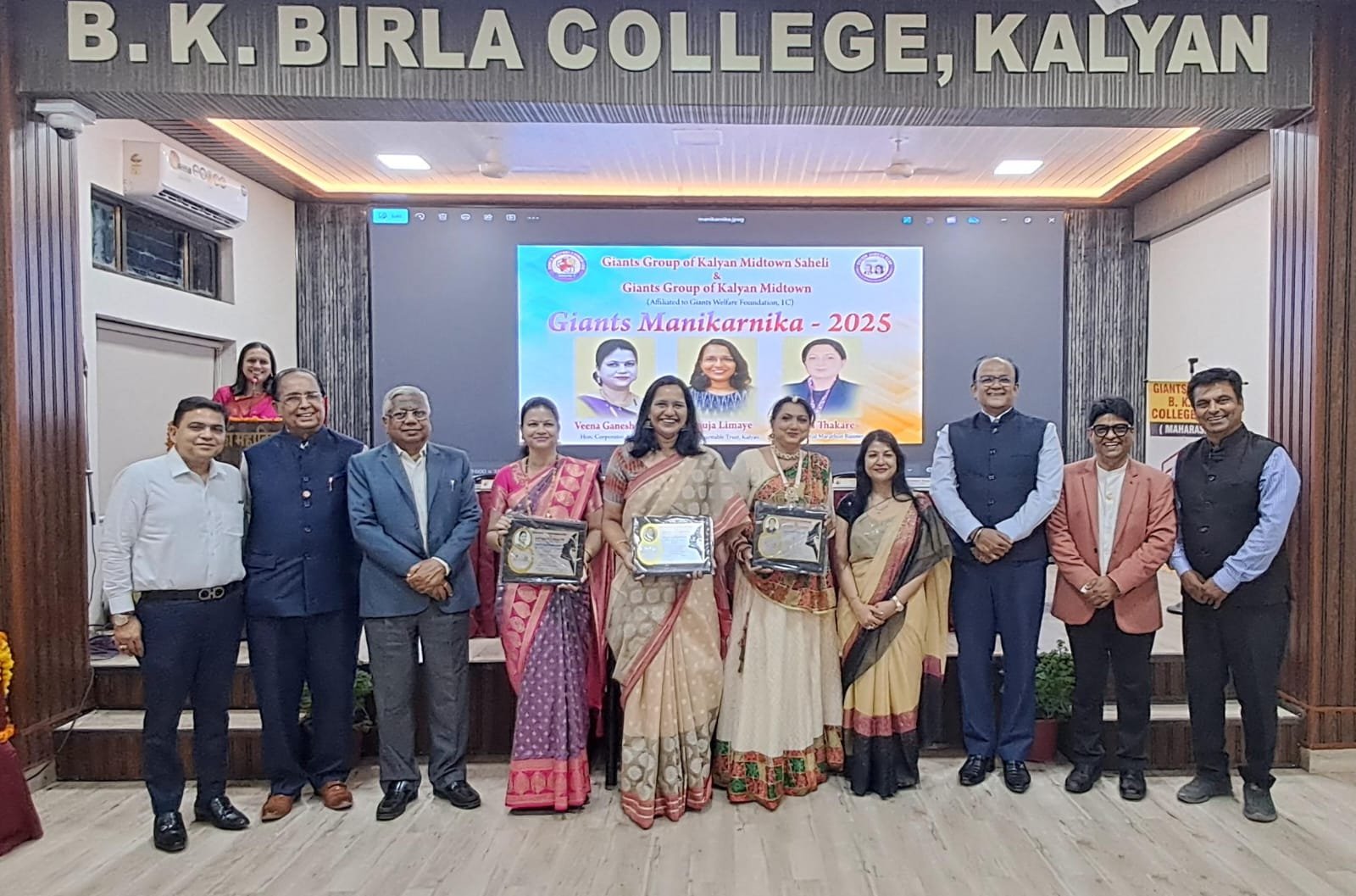 महिला दिन विशेष : कर्तृत्ववान महिलांचा जायंटस् ग्रुपतर्फे मणीकर्णिका पुरस्कार देऊन गौरव