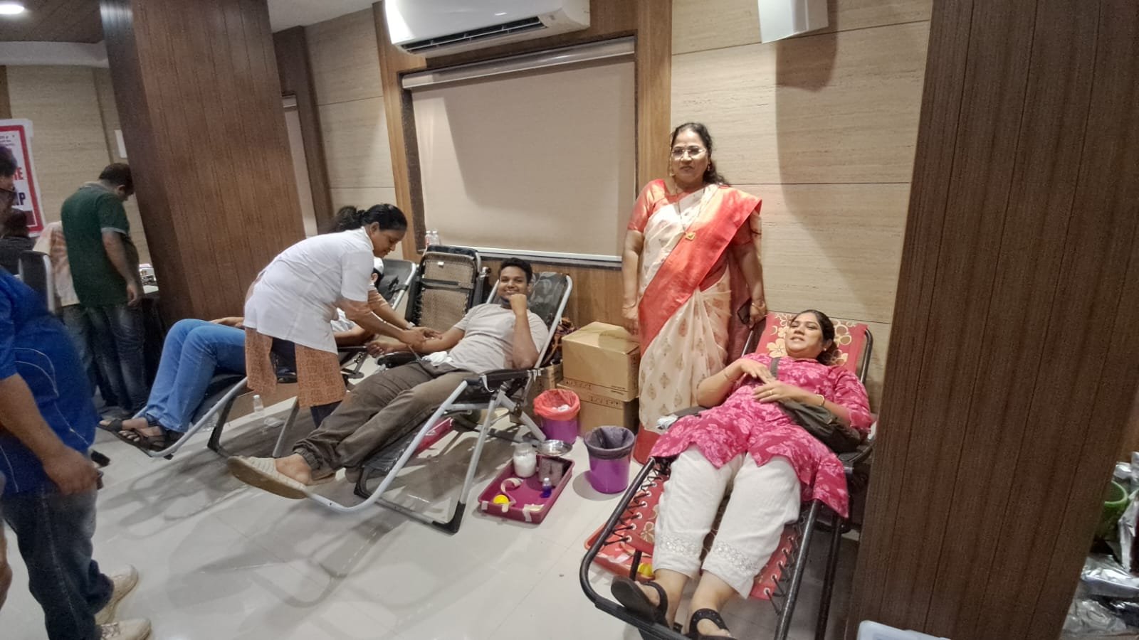 इंडीयन मेडीकल असोसिएशन कल्याणच्या रक्तदान शिबिराला उत्स्फूर्त प्रतिसाद – 300 हून अधिक रक्तदात्यांचा सहभाग